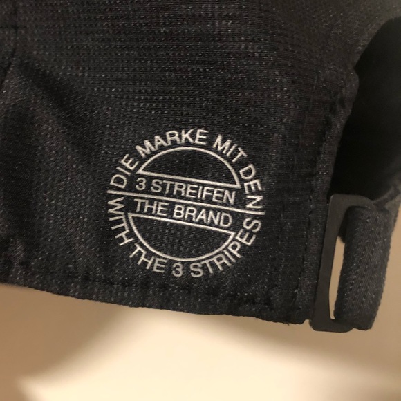 Adidas Originals Relaxed Modern Velcro Strap Hat Black NWT - Picture 6 of 8